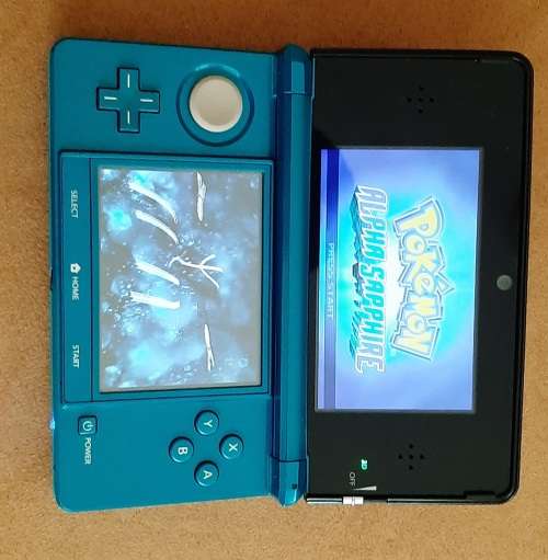 Nintendo 3DS ( Very Good Condition with 5 games