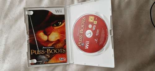 Wii Games Combo ( 6 Games with Cases and 1 without)