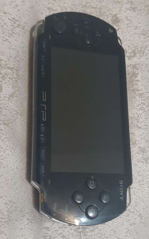 Psp 1000 Black ( UMD drive not working) For Parts or Repair