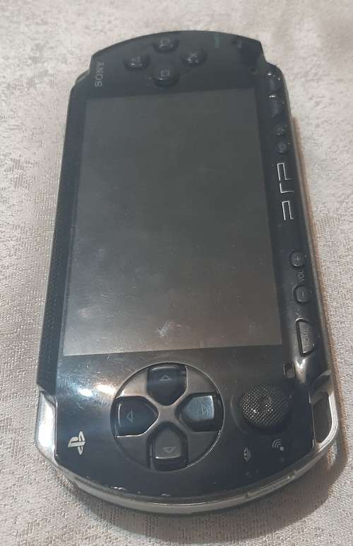 Psp 1000 Black ( UMD drive not working) For Parts or Repair