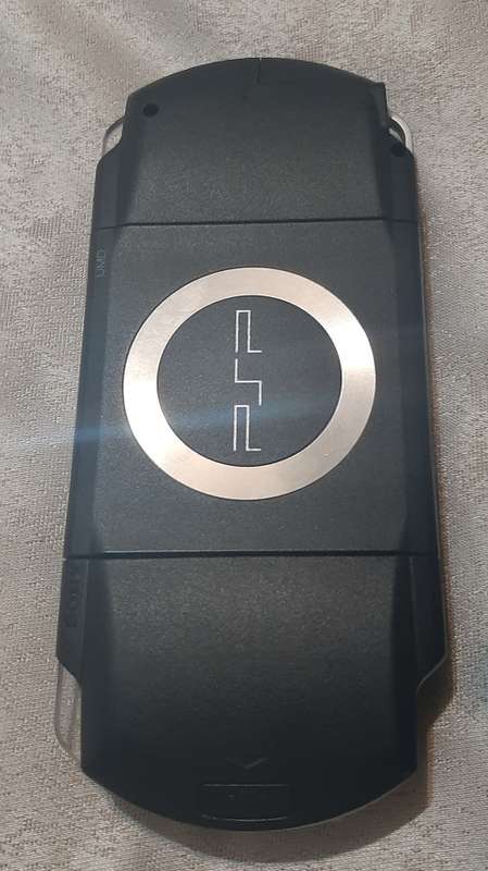 Psp 1000 Black ( UMD drive not working) For Parts or Repair
