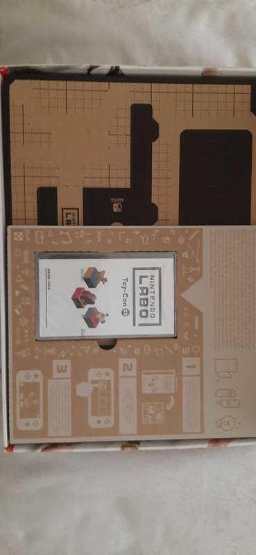 Nintendo Labo kit 3 ( like new, opened but not removed)