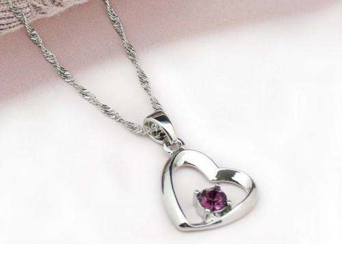 Heart-shaped necklaces & pendants Silver plated