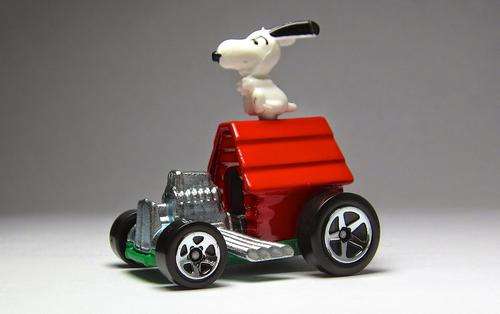 HotWheels Snoopy Packaged