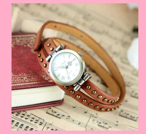 Casual Brown vintage round rivet strap watch