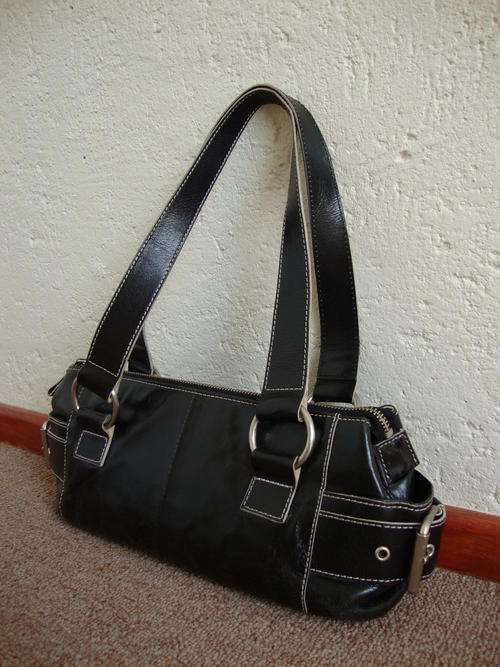 GENUINE LEATHER KENNETH COLE HANDBAG