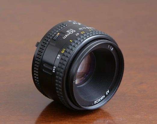 Nikon 50mm f/1.8 AF lens
