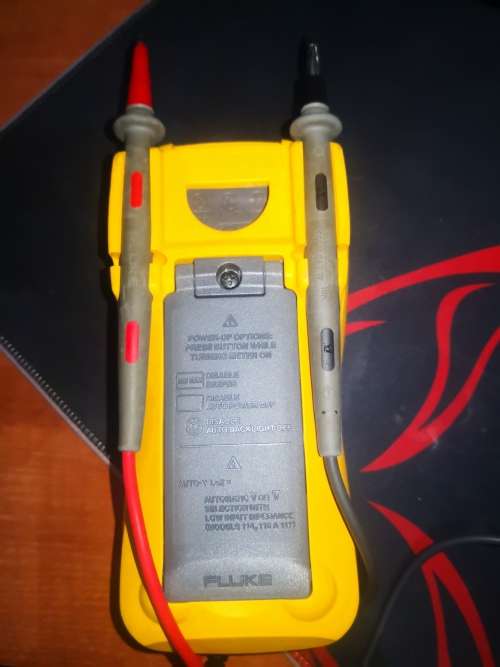 Fluke 115 Digital MultiMeter