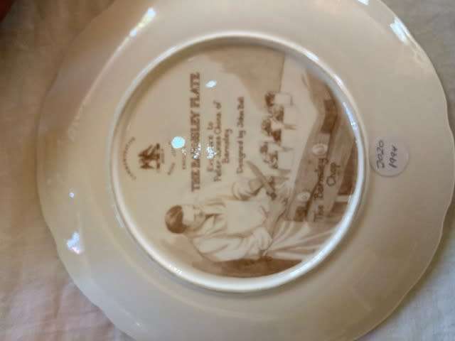 A Vintage Peter Jones "The Barnsley Plate" Wall Plate 20cm