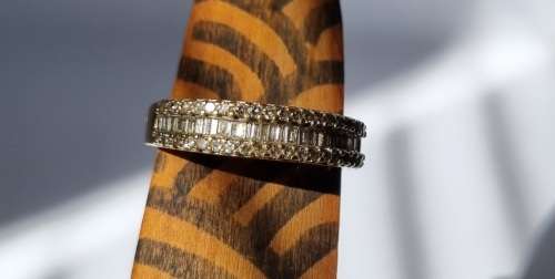 9ct YELLOW GOLD DIAMOND ETERNITY RING