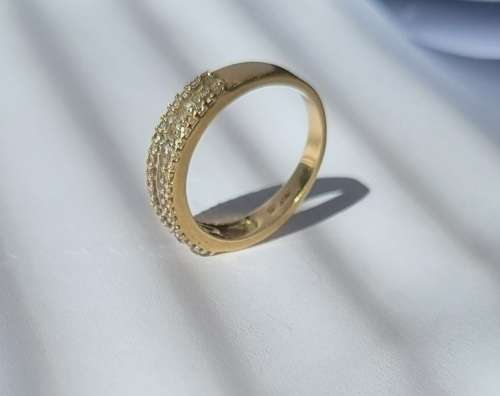 9ct YELLOW GOLD DIAMOND ETERNITY RING