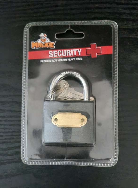 STRONG MACKIE 50MM PADLOCK WITH 3 KEYS