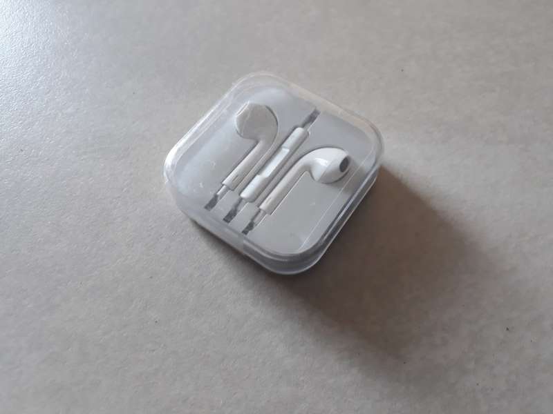 earphones