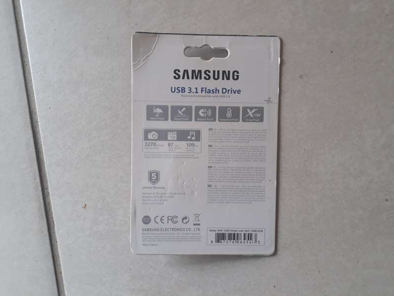 32GB Samsung Flash Drive