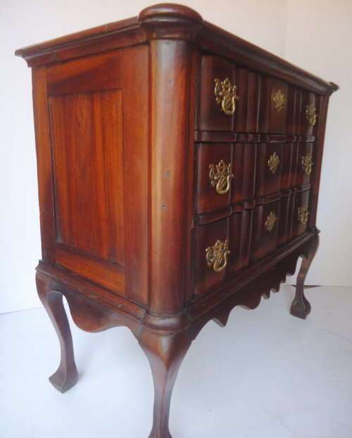 ANTIQUE STINKWOOD CHEST OF DRAWERS