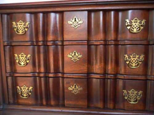 ANTIQUE STINKWOOD CHEST OF DRAWERS