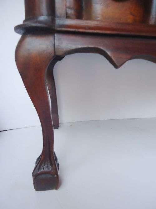 ANTIQUE STINKWOOD CHEST OF DRAWERS