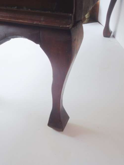 ANTIQUE STINKWOOD CHEST OF DRAWERS