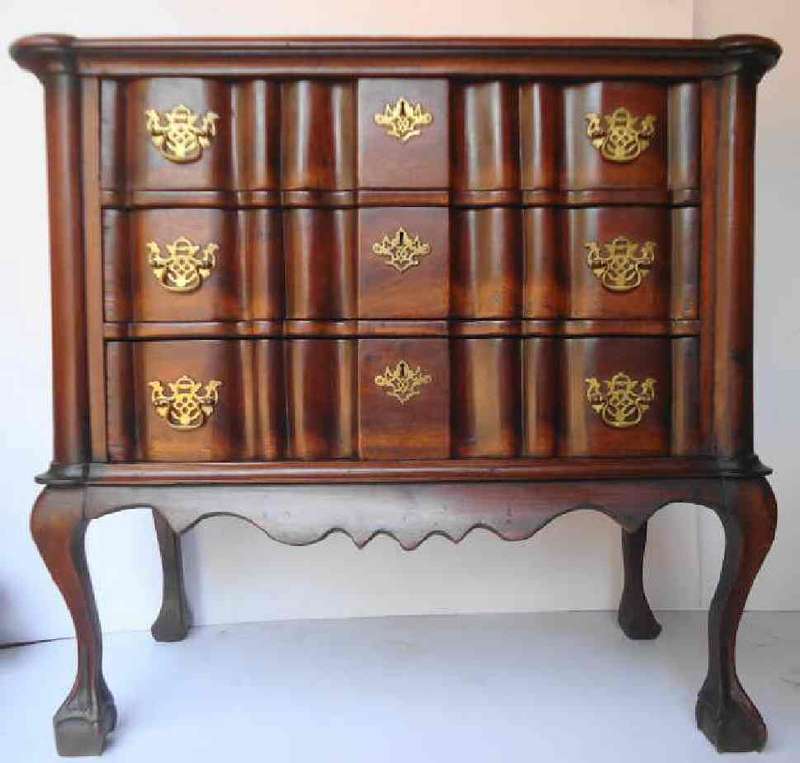 ANTIQUE CAPE STINKWOOD CHEST OF DRAWERS