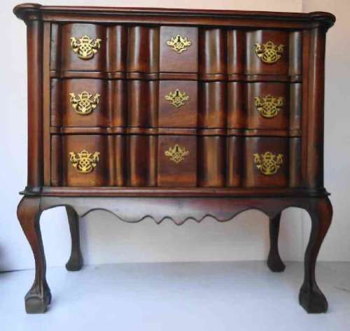 STINKWOOD CHEST OF DRAWERS
