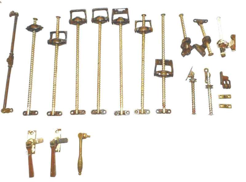 VINTAGE BRASS WINDOW HANDLES, WINDERS & OTHER ITEMS