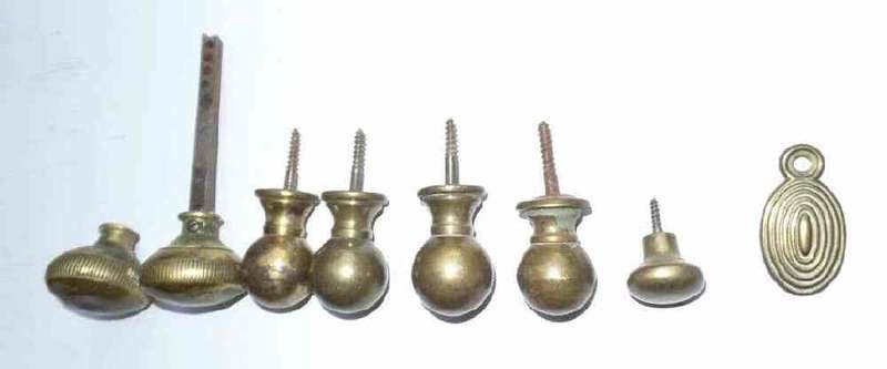 VINTAGE BRASS KNOBS