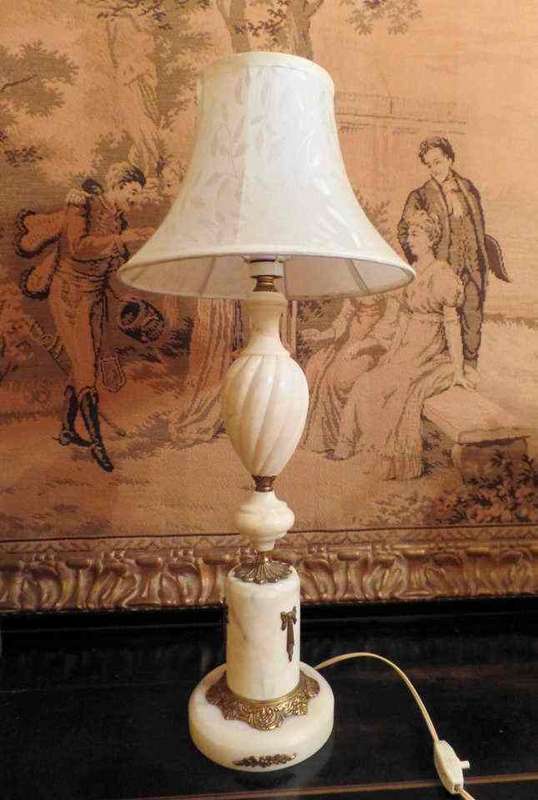 VINTAGE SOLID BRASS AND MARBLE TABLE LAMP