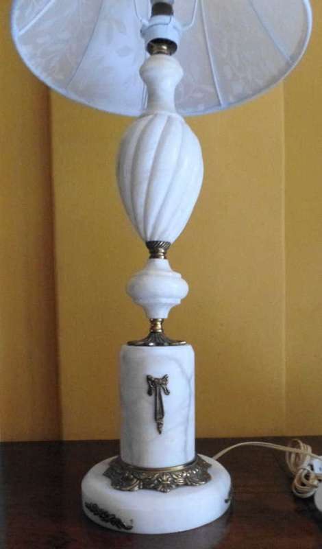 VINTAGE SOLID BRASS AND MARBLE TABLE LAMP