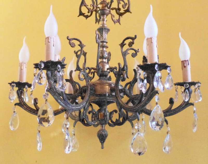 LARGE VINTAGE BRASS AND CRYSTAL CHANDELIER - 9 LIGHTS