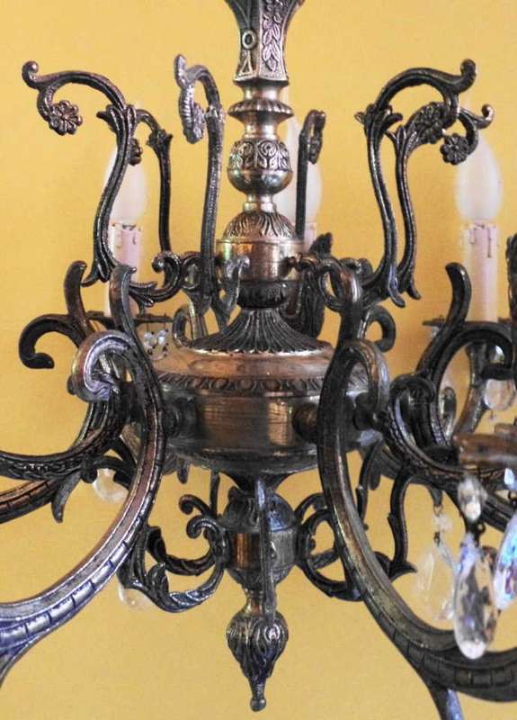 LARGE VINTAGE BRASS AND CRYSTAL CHANDELIER - 9 LIGHTS