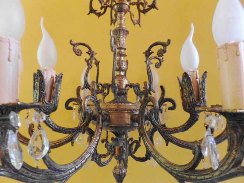 LARGE VINTAGE BRASS AND CRYSTAL CHANDELIER - 9 LIGHTS