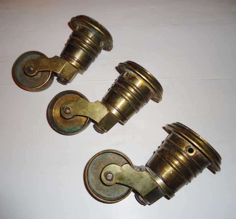 Antique brass piano castors - weight 2300 grams