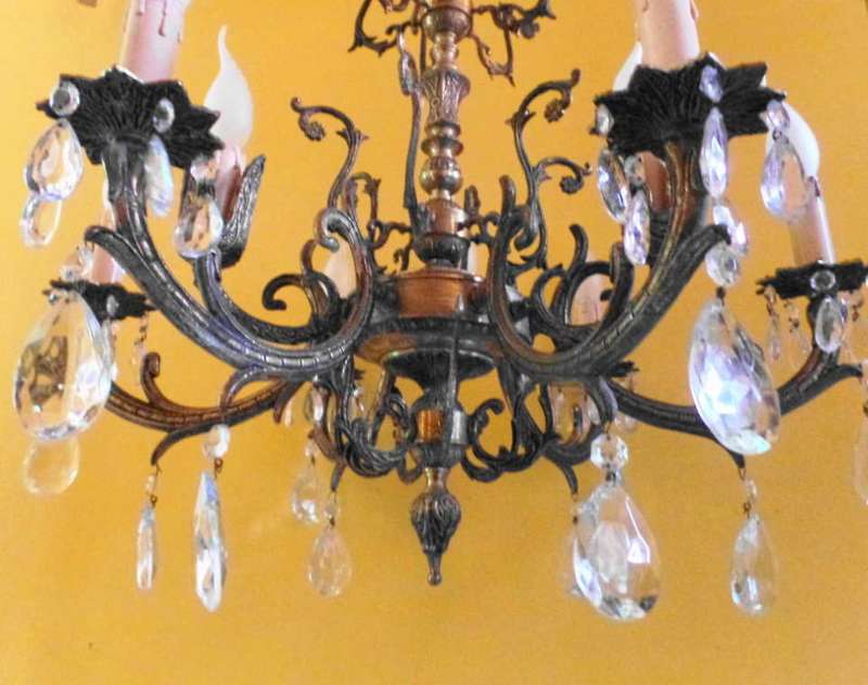 LARGE VINTAGE BRASS AND CRYSTAL CHANDELIER - 9 LIGHTS