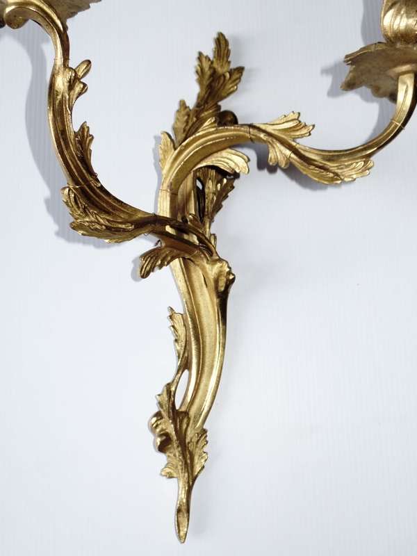 PAIR OF ANTIQUE FRENCH GILT BRONZE WALL LIGHTS