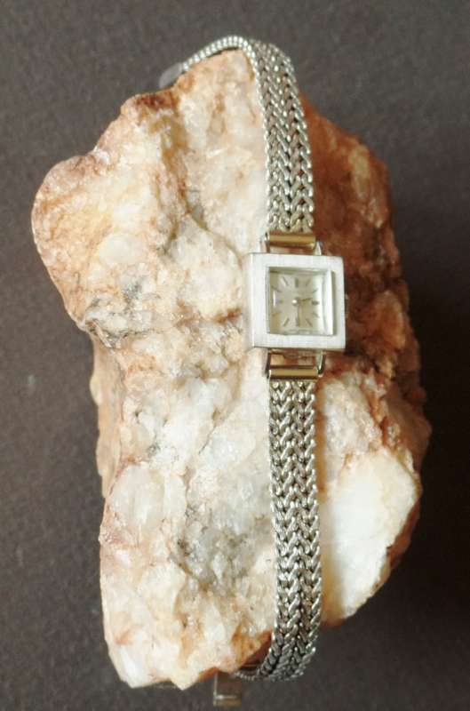 VINTAGE LADIES CYMA 18 CT. WHITE GOLD WATCH AND STRAP