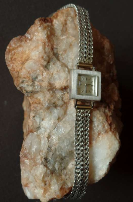 VINTAGE LADIES CYMA 18 CT. WHITE GOLD WATCH AND STRAP