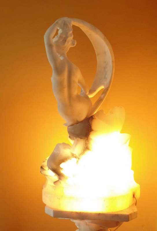 Italian Art Deco Alabaster figural lamp of Onolina with Carrara marble stand