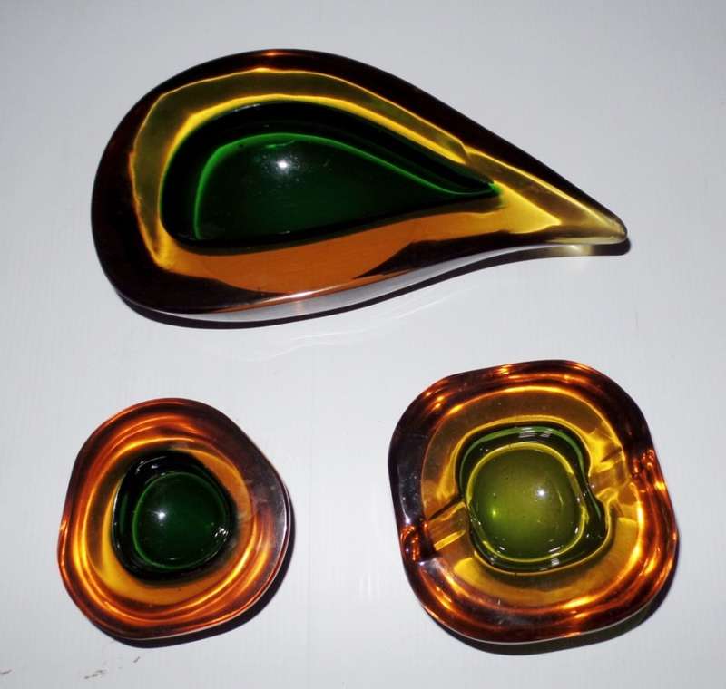 MURANO SOMMERSO GREEN AND AMBER CASED GLASS BOWLS AND ASHTRAY