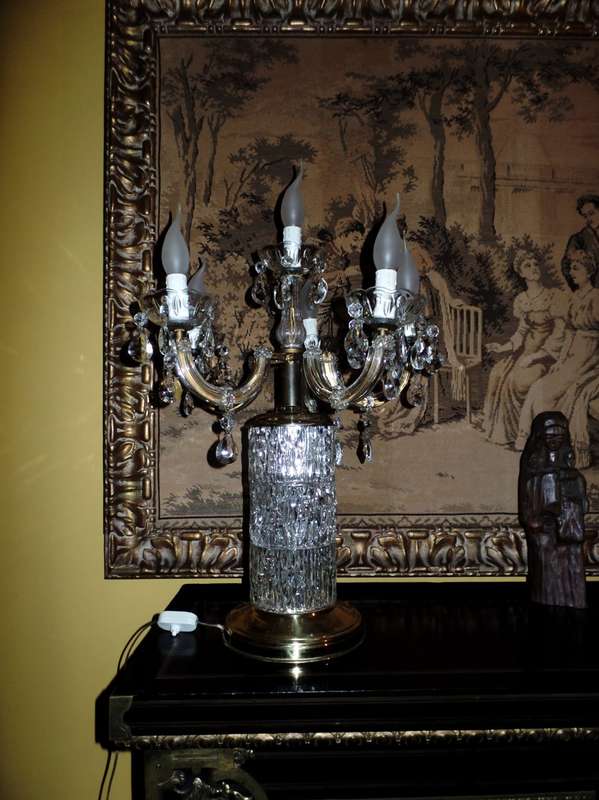 VINTAGE BRASS AND CRYSTAL 6-LIGHT TABLE LAMP