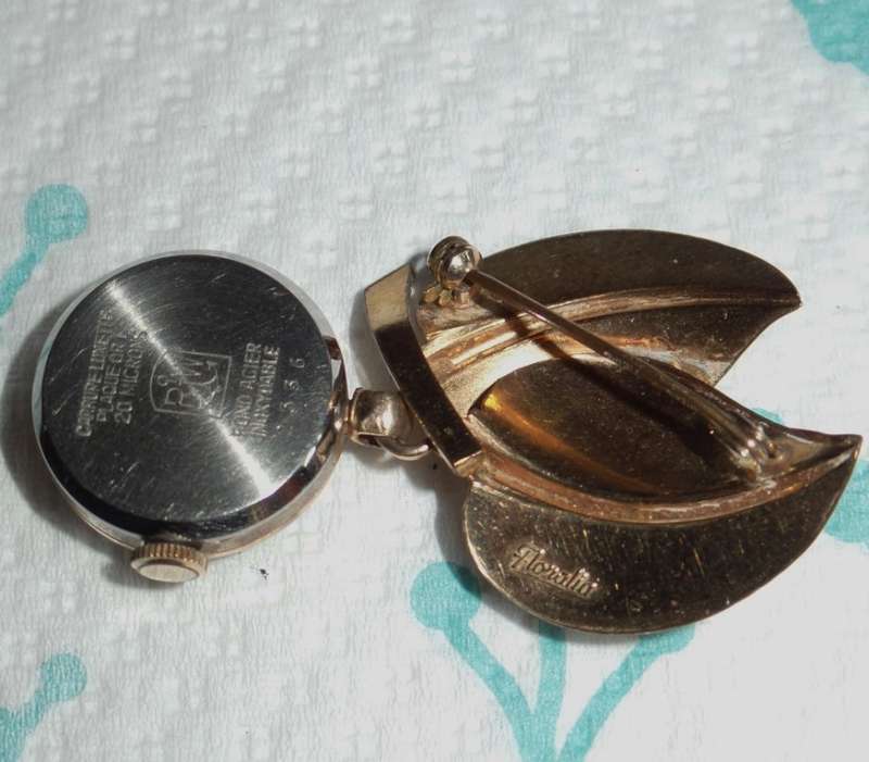 VINTAGE ROAMER WATCH WITH FLORALIA BROOCH - 17 JEWELS - ANTIMAGNETIC - SWISS MADE