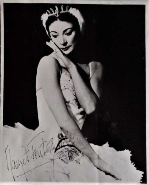 MARGOT FONTEYN AUTOGRAPHED PHOTOGRAPH