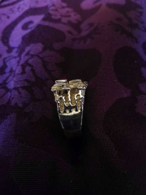 18ct Picasso Ring