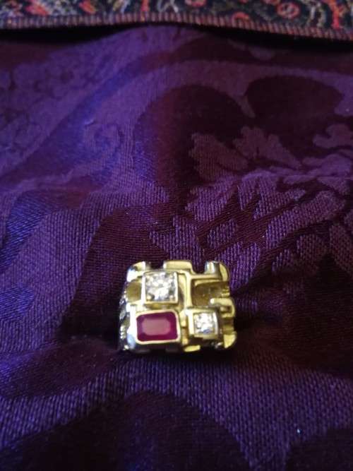 18ct Picasso Ring