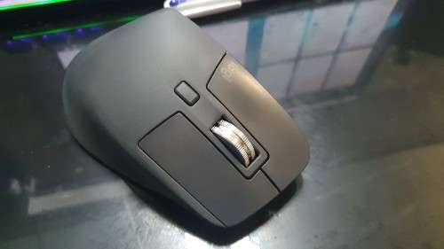 Logitech MX Master 3 Wireless 2.4ghz and Bluetooth Mouse Multi Monitor