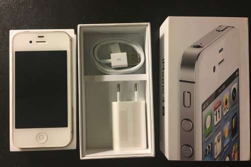 iPHONE 4S (WHITE) 16GB - EXCELLENT CONDITION + FREE MOPHIE BATTERY CASE!