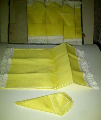 Vintage Yellow Four Piece Napkin & Table Mat Set