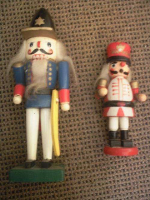 2 x British Toy Soldiers