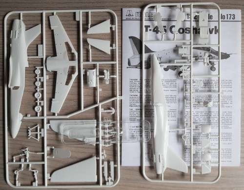 1994 Italeri T-45 Coshawk Mc Donnell - Douglas Model Plane