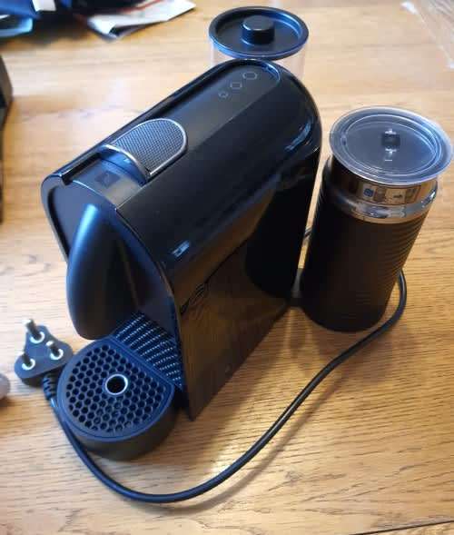 Nespresso Coffee Machine with Hot Milk Frother