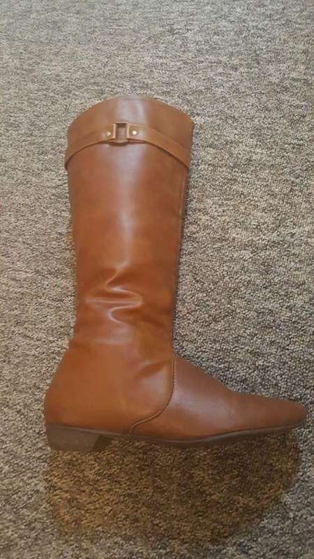 Tan Flat Boots